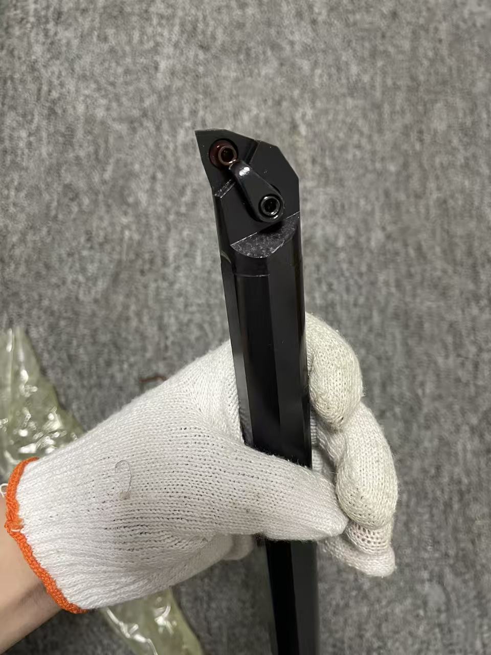 深孔加工难题的刀具解决方案